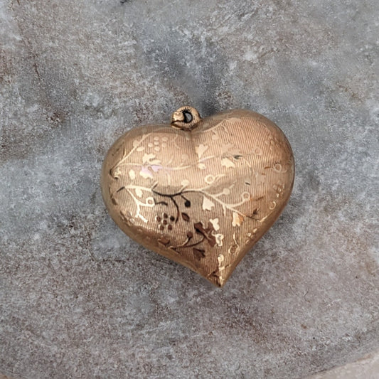 Vintage Unmarked 14k Yellow Gold Heart with Floral Stamp Print Pendant