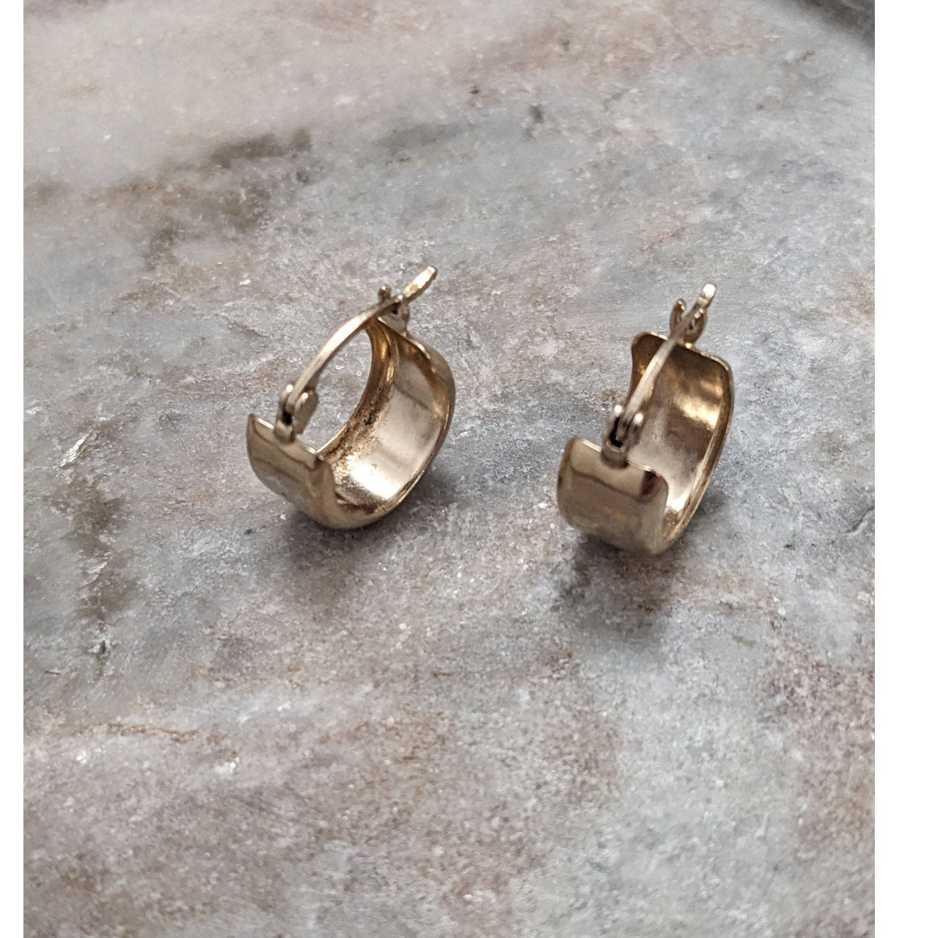Vintage 14k Yellow Gold Small Huggie Hoop Earrings