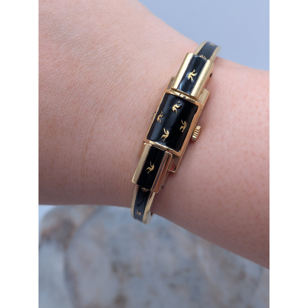 Vintage Chandler MANUAL Gold Tone Peekaboo Watch Gold Bird & Flower Accents