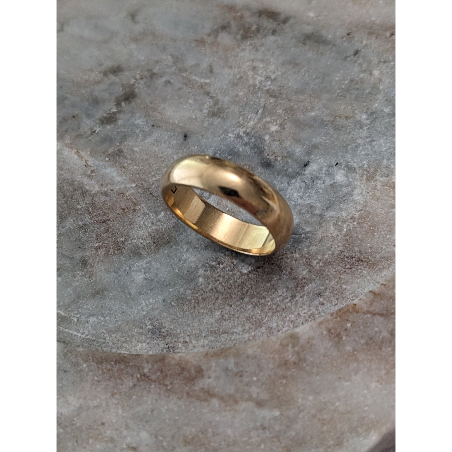 Vintage 14k Yellow Gold Round 6mm Simple Band Ring Size 10.5