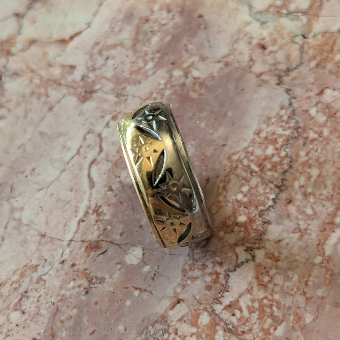 Vintage 14k Two Tone Solid Gold Engraved Cutout Stars Band Ring Sinze 6.25