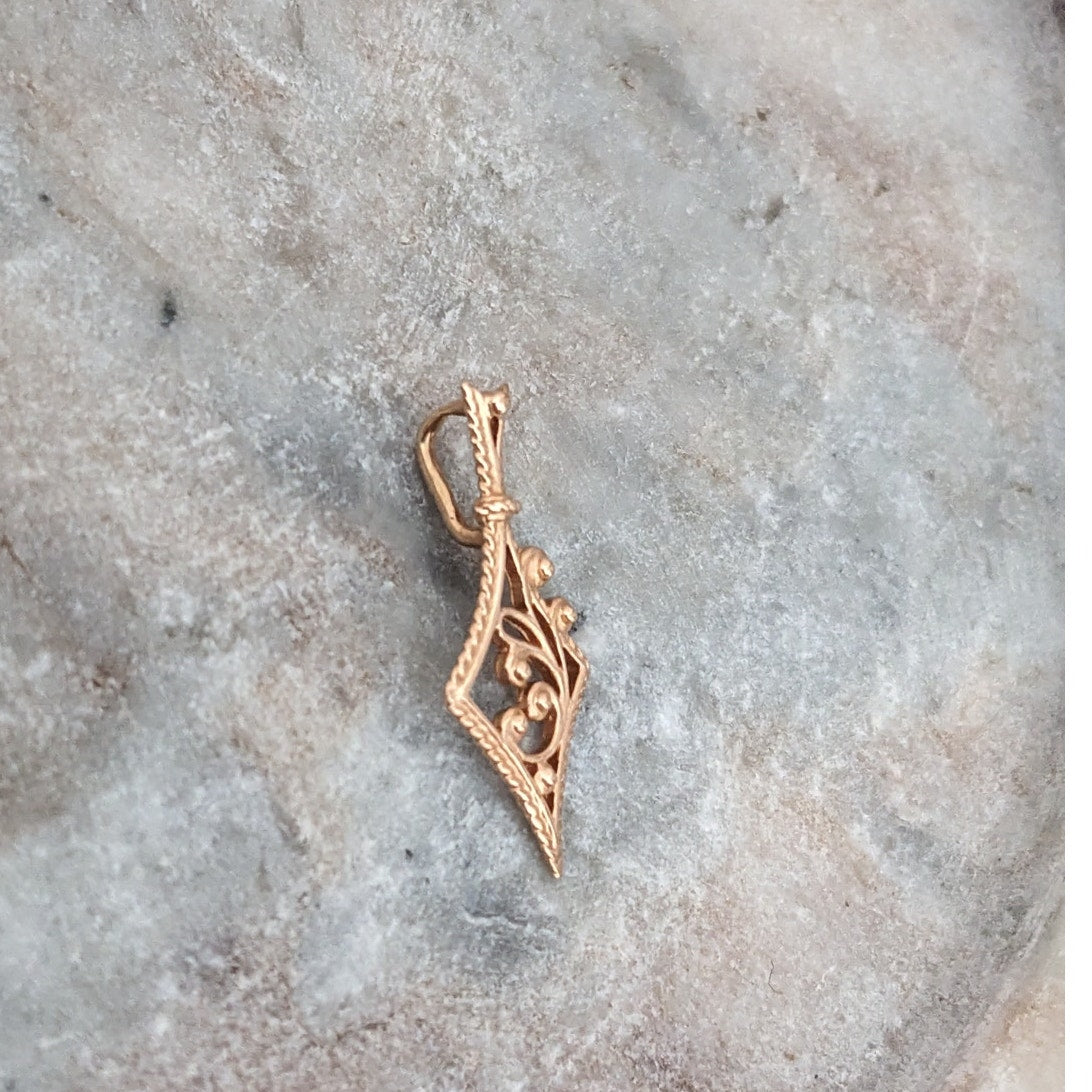 Vintage 14k Yellow Gold Leaf on Rhombus Shaped Pendant