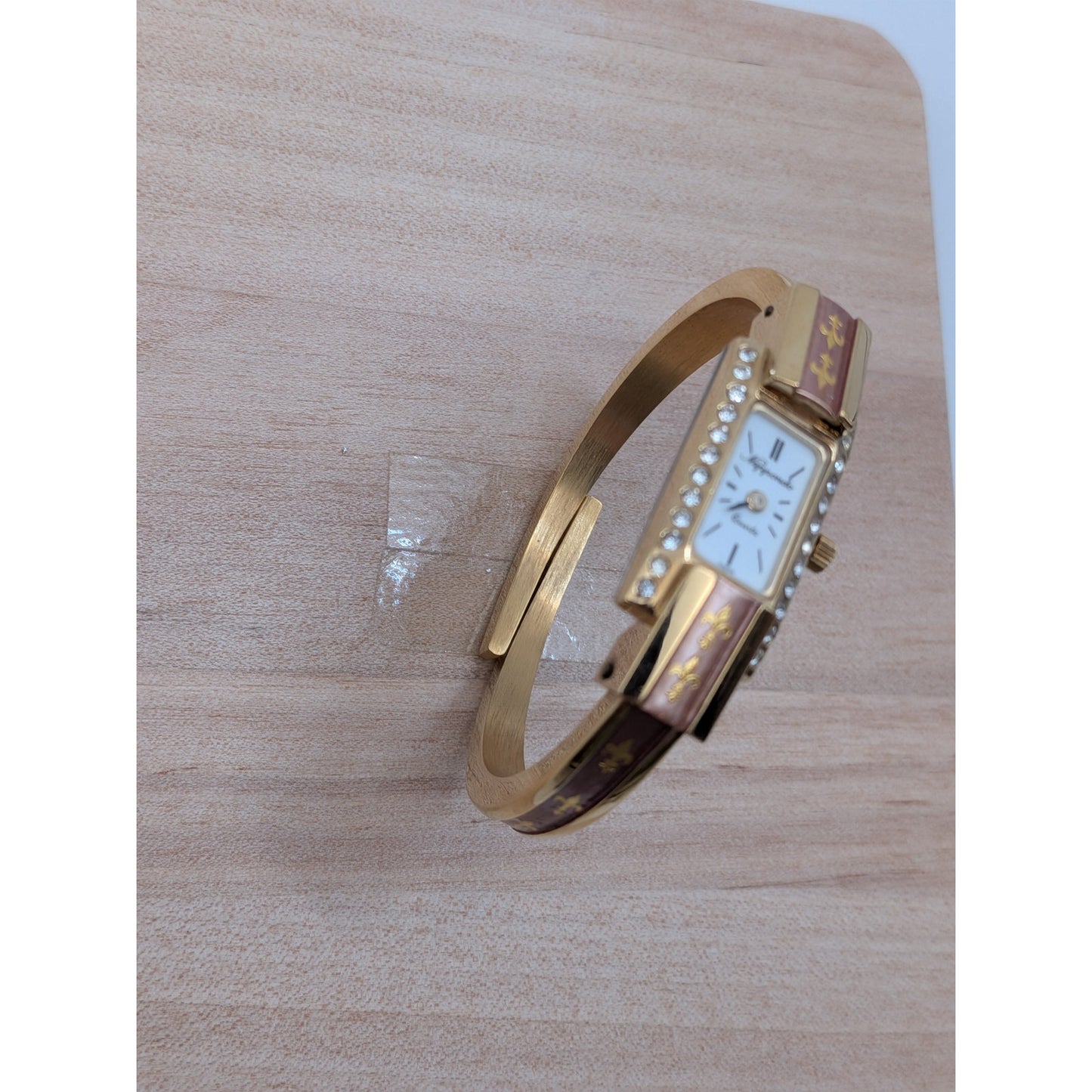 Vintage Nippondo Gold Tone Dainty Manual Watch Pink Enamel Fleur De Lis Accents