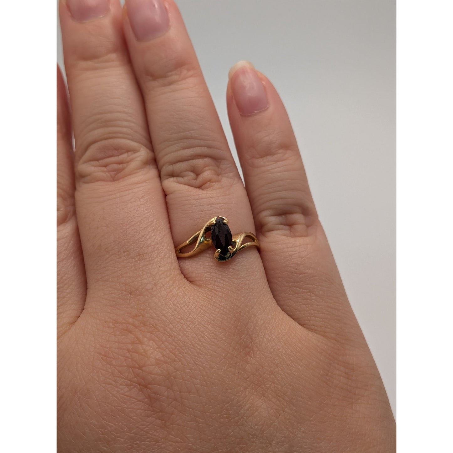 Vintage 10k Yellow Gold Ring Size 7 Dark Red Marquise Garnet