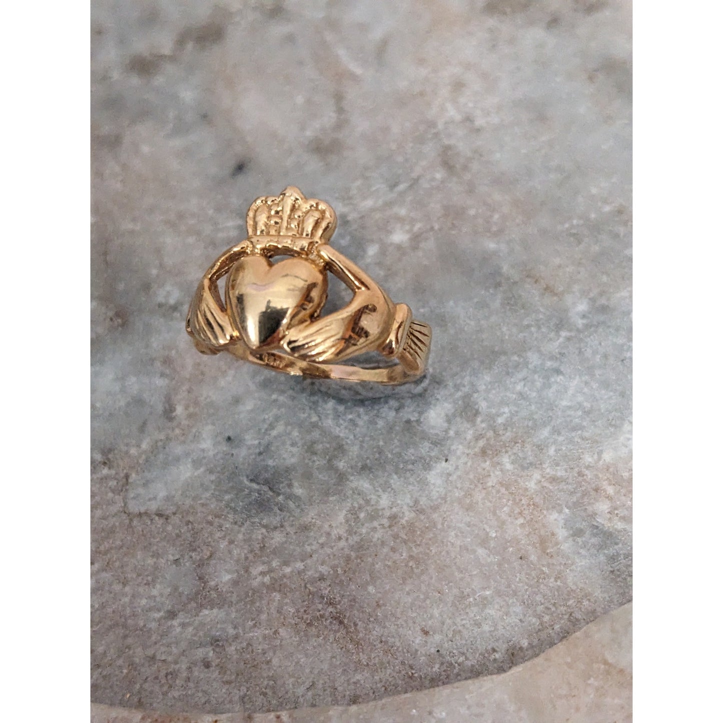 Vintage 14k Yellow Gold Fede Gimmel Claddagh Ring Size 5.75