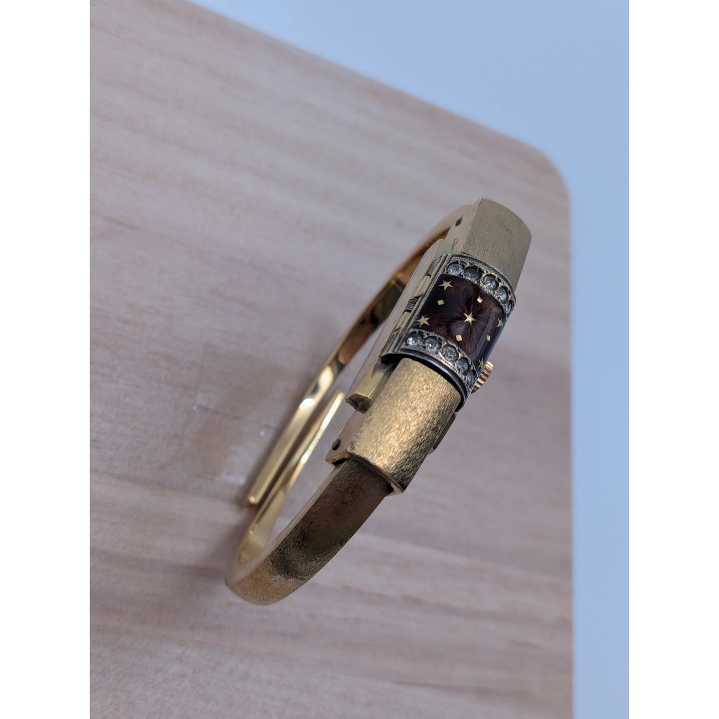 Vintage Chandler Gold Tone Peekaboo Watch Brown Enamel and Stars