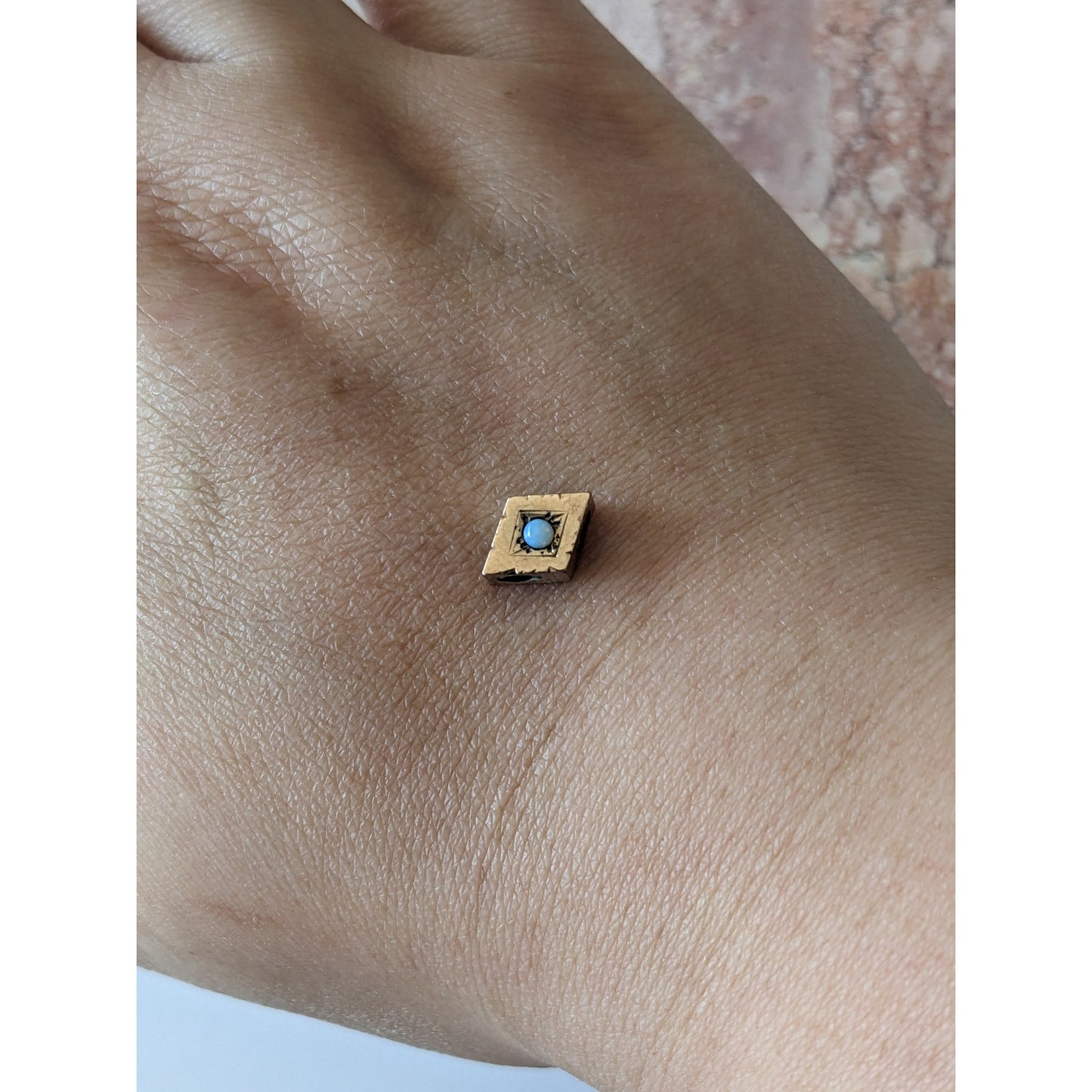 Vintage Unmarked 10k Gold Dainty Mini Rhombus Shaped Slider Charm