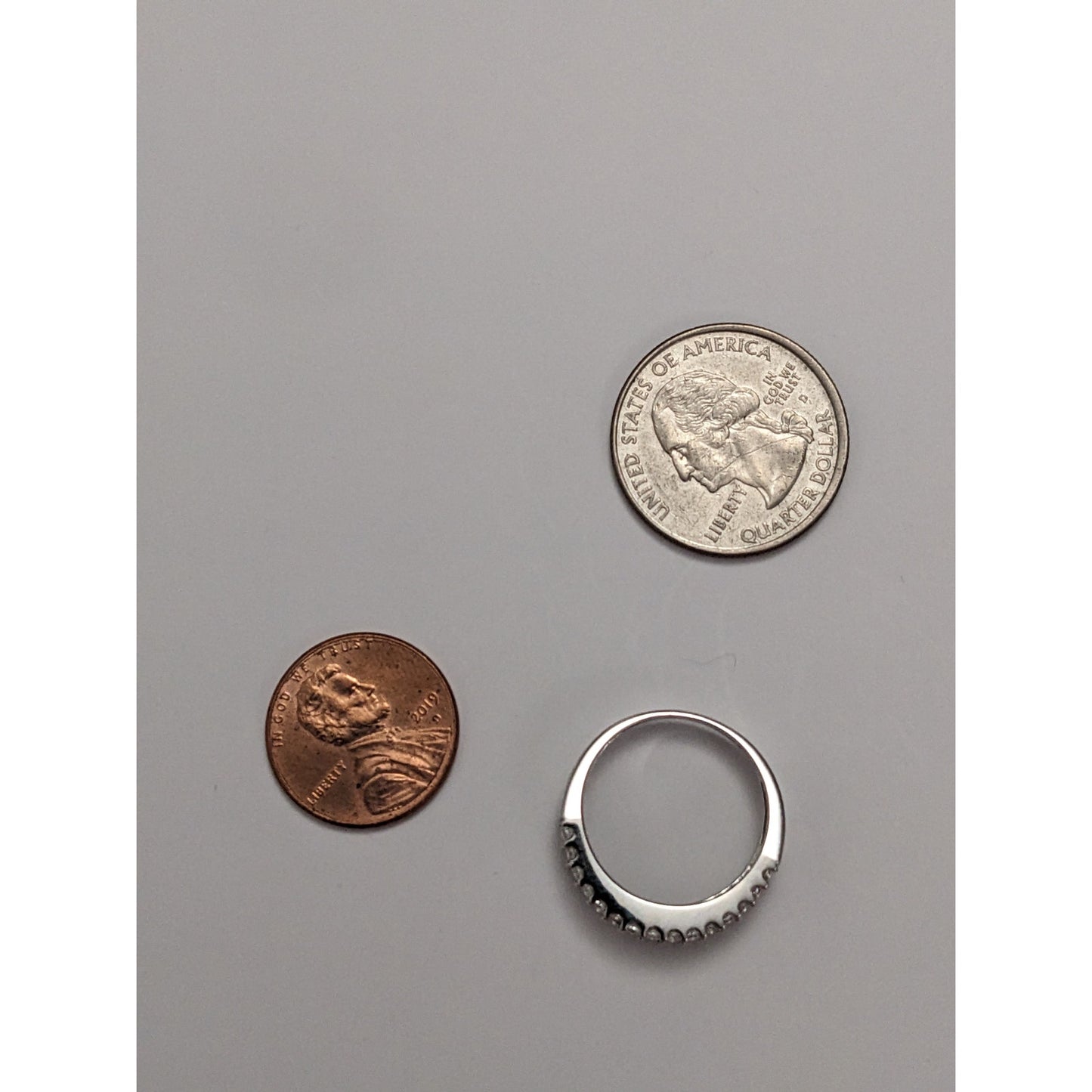 Preowned 14k White Gold with Baguette and Round CZs Band Ring Size 7