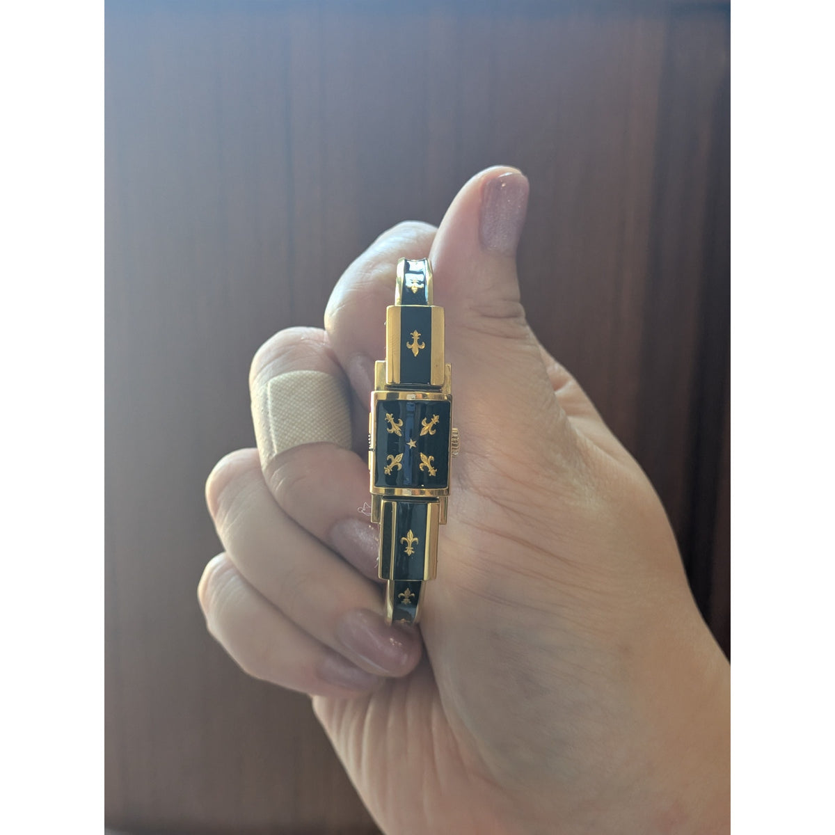 Vintage Chandler Gold Tone Peekaboo Watch Black Enamel Gold Fluer De Lis Accents