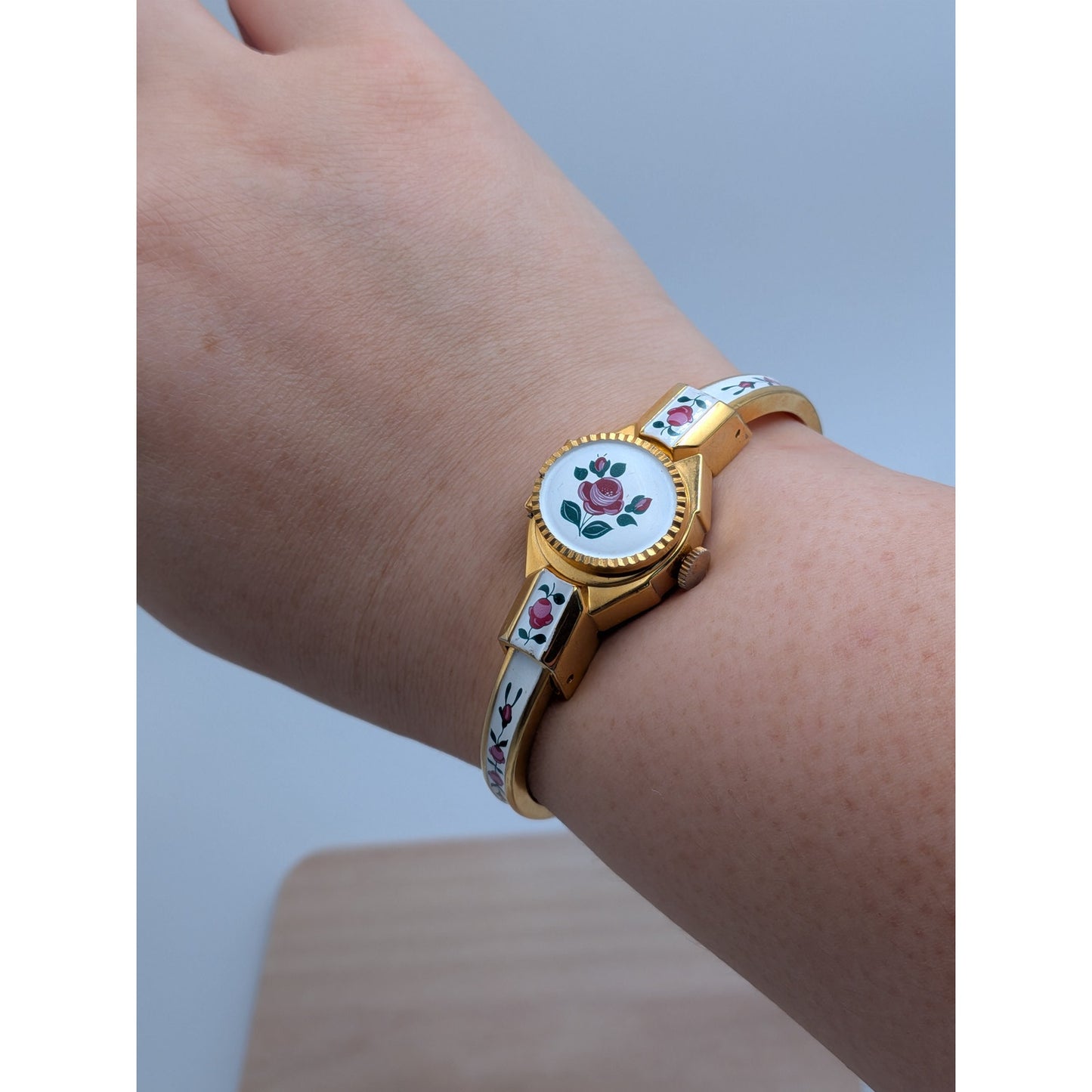FLAW Vintage Gold Tone Peekaboo Watch White Enamel and Roses