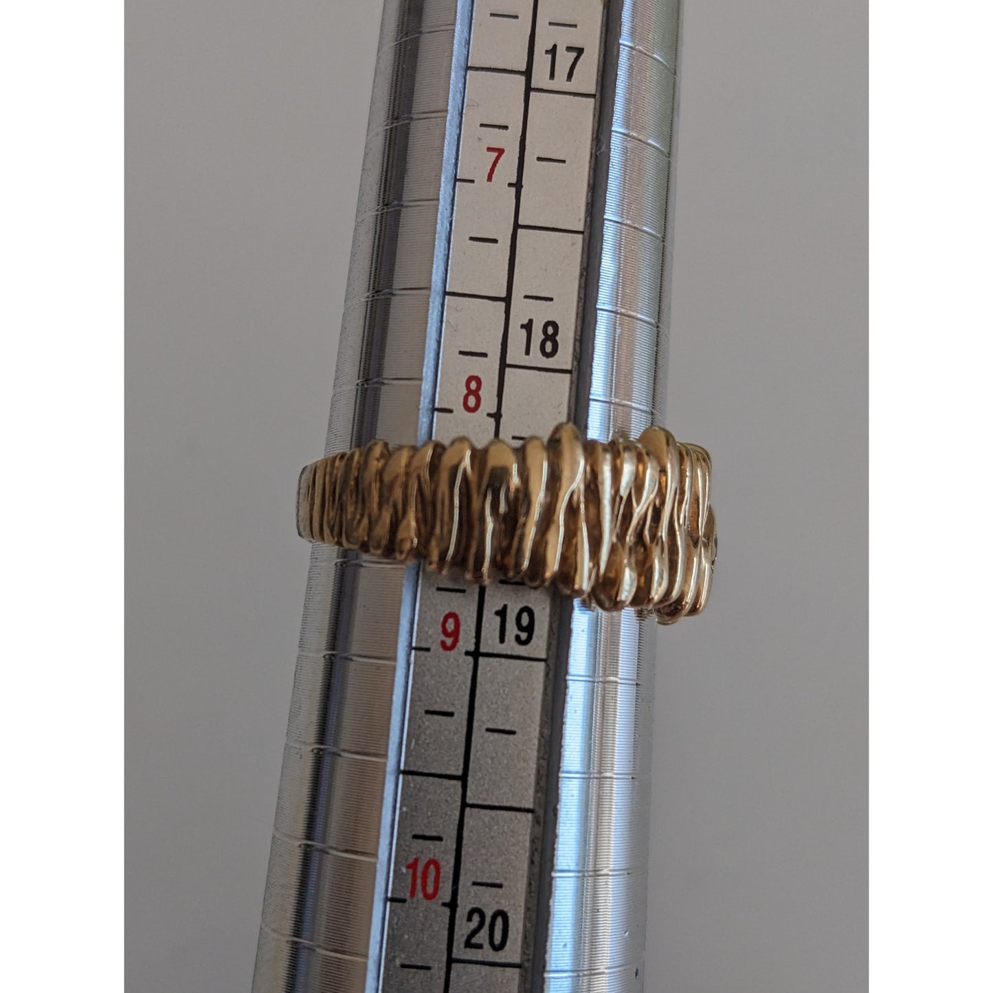 Vintage Unmarked 14k Yellow Gold Abstract Bark Branch Modernist Wide Band Ring