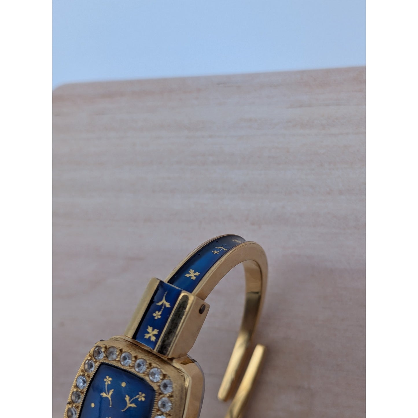 Vintage Chandler Gold Tone Peekaboo Manual Watch Blue Enamel Gold Flowers