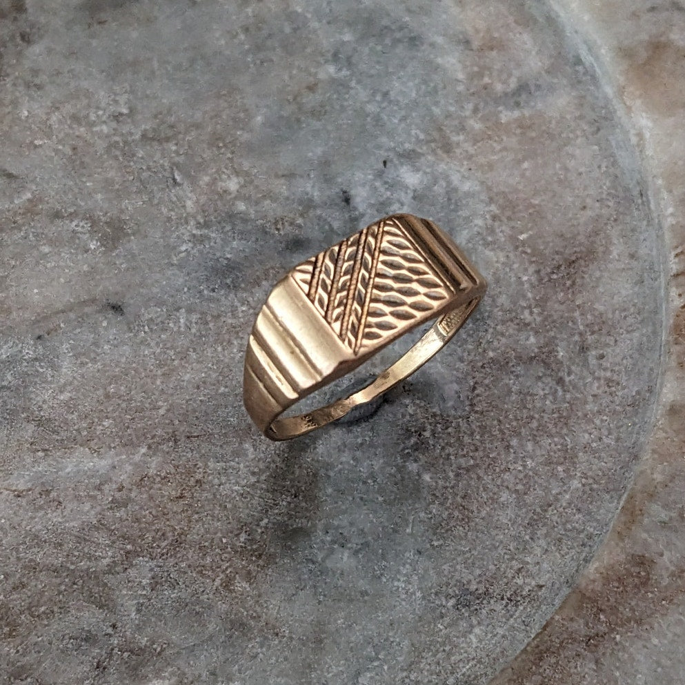 Vintage 14k Gold  Herringbone Pattern SignetRing Size 11.75