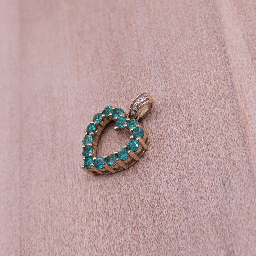 Estate 10k Yellow Gold Green and White Stone Mini Heart Pendant