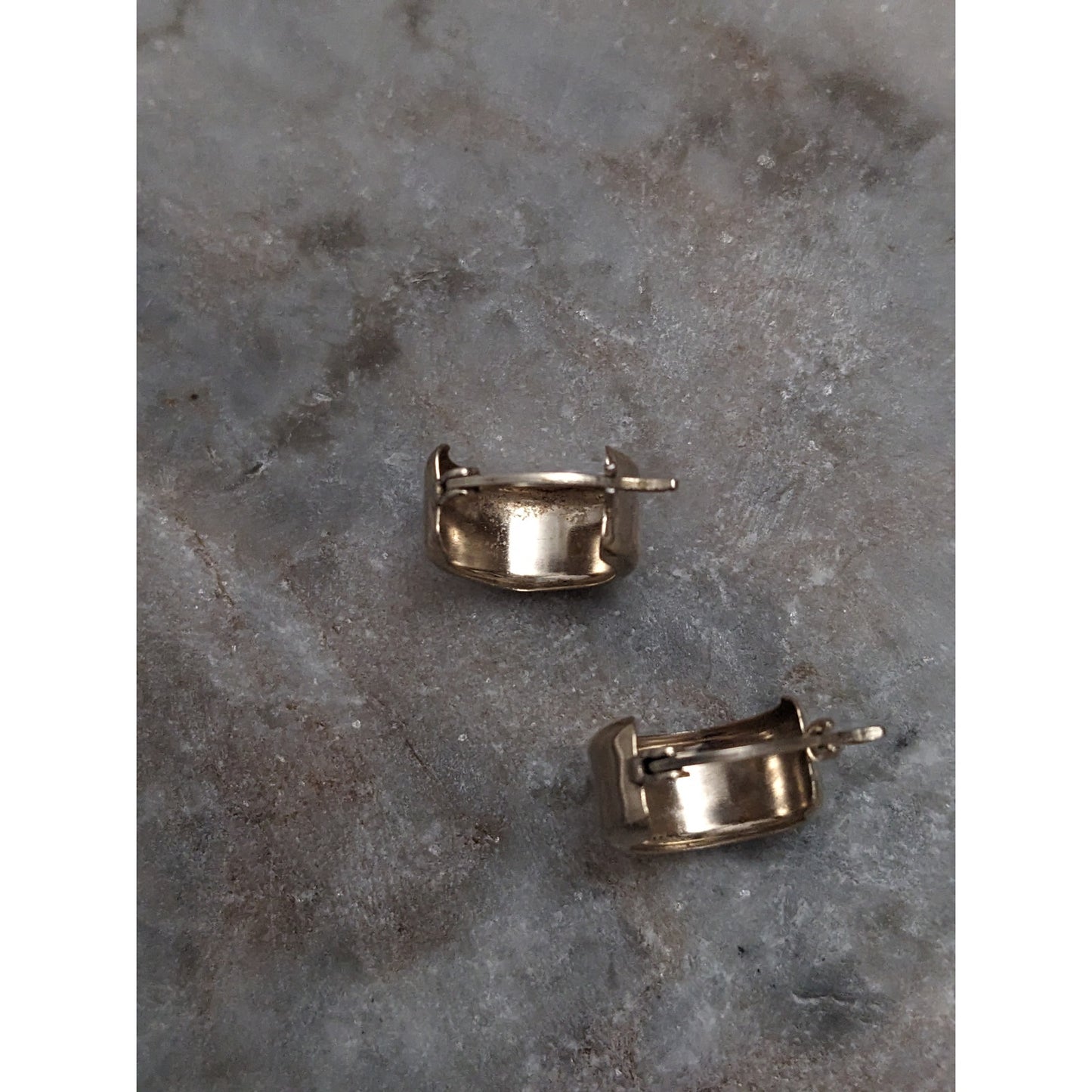 Vintage 14k Yellow Gold Small Huggie Hoop Earrings