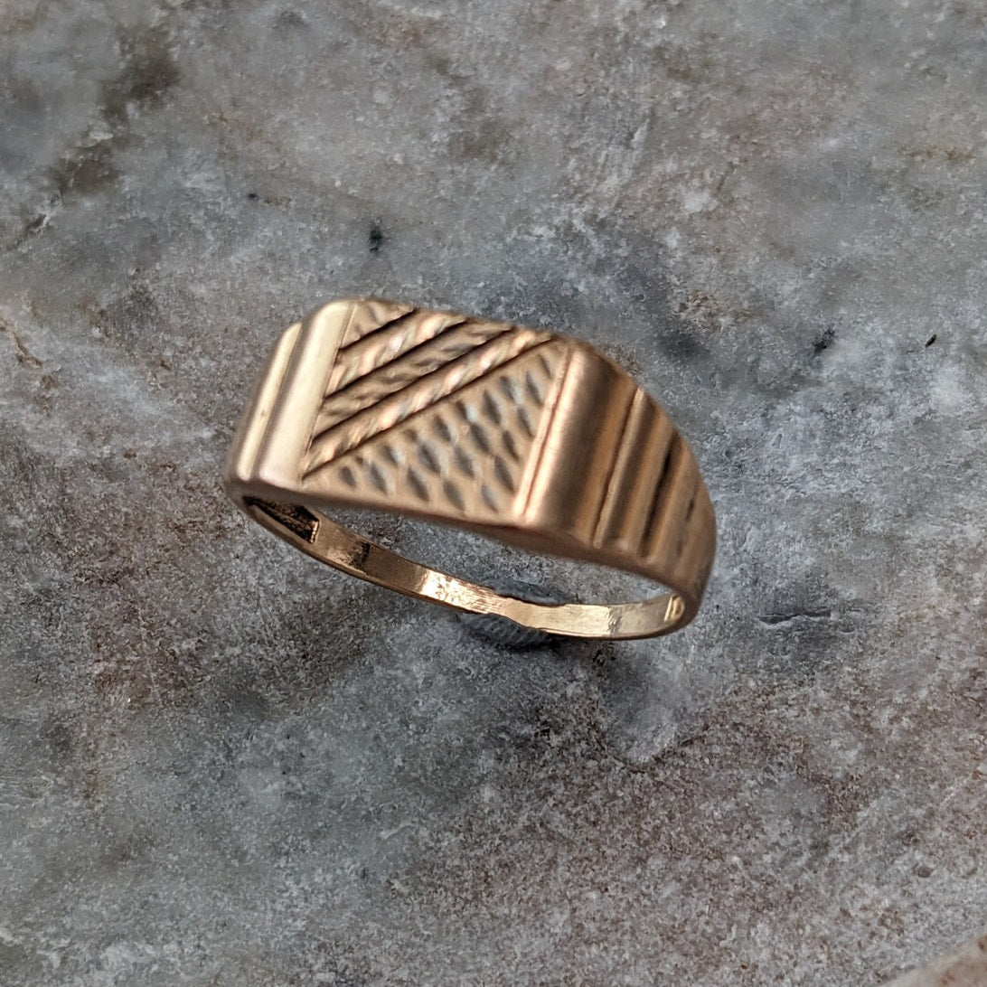 Vintage 14k Gold  Herringbone Pattern SignetRing Size 11.75