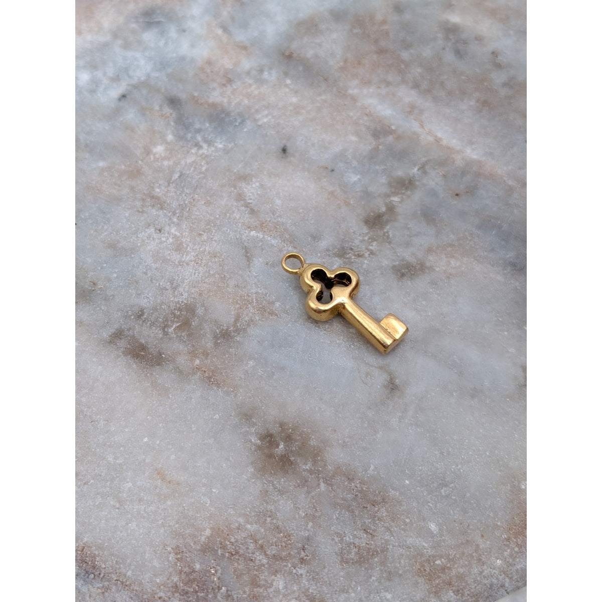 Vintage Unmarked 18k Solid Gold 3D Hollow Key Charm