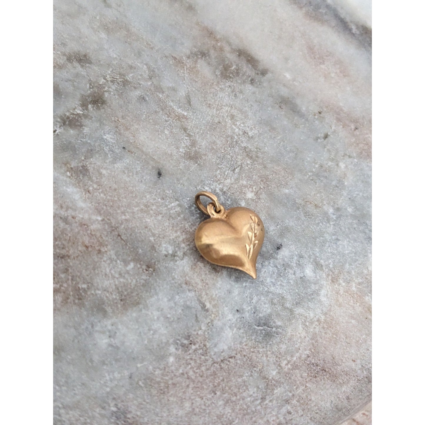 Vintage Unmarked 14k Yellow Gold Etched Heart Charm Pendant