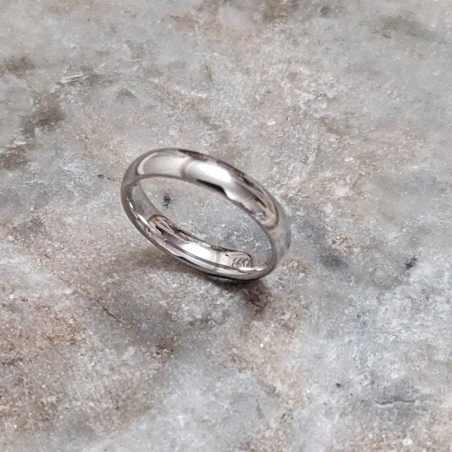 Preowned 14k White Gold Simple Dainty Band Ring / Midi Ring Size 3