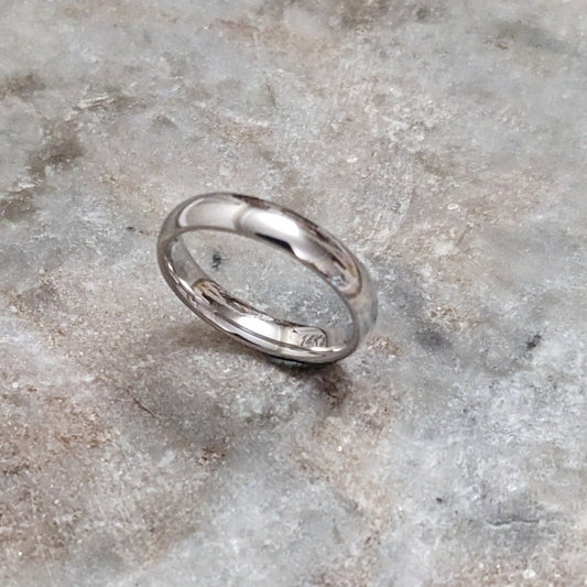 Preowned 14k White Gold Simple Dainty Band Ring / Midi Ring Size 3