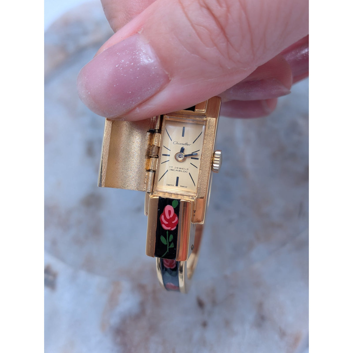 Vintage Chandler MANUAL Gold Tone Peekaboo Dainty Watch Black Enamel Red Roses