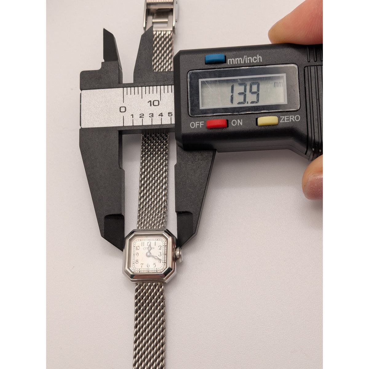 Vintage 1998 Citizen Silver Tone Petite Dainty Square Dial Quartz Watch