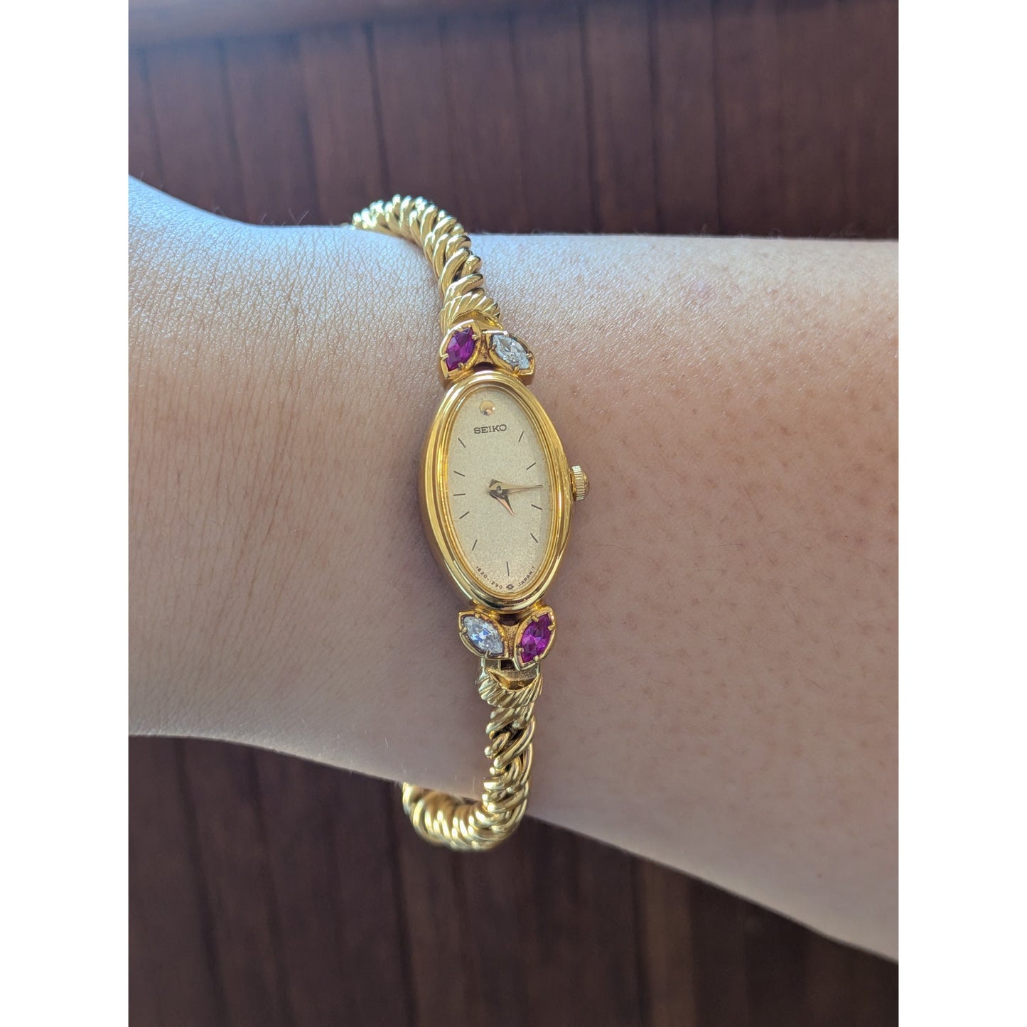 Vintage Seiko Tisse Gold Tone Rope Bracelet Watch Pink and White Stones