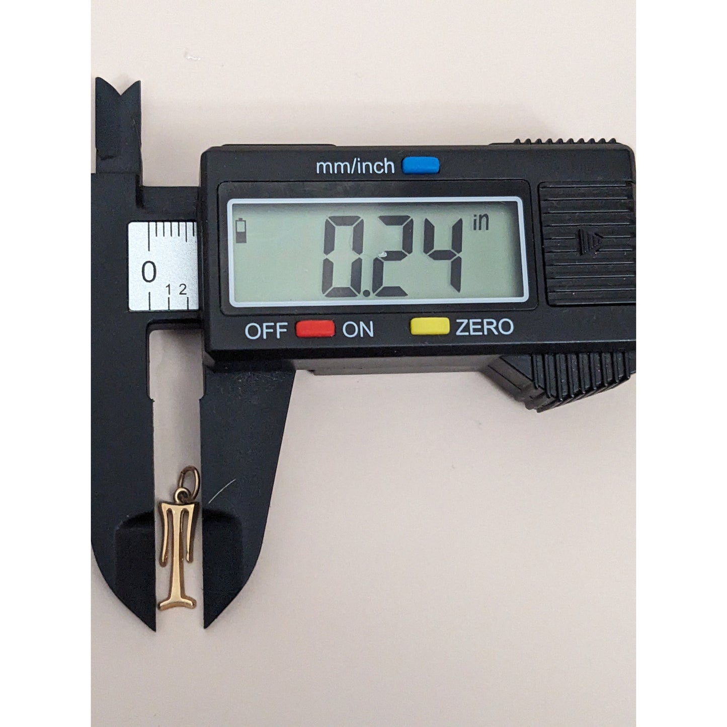 Vintage Unmarked 14k Yellow Gold Letter "T" Mini Charm Pendant