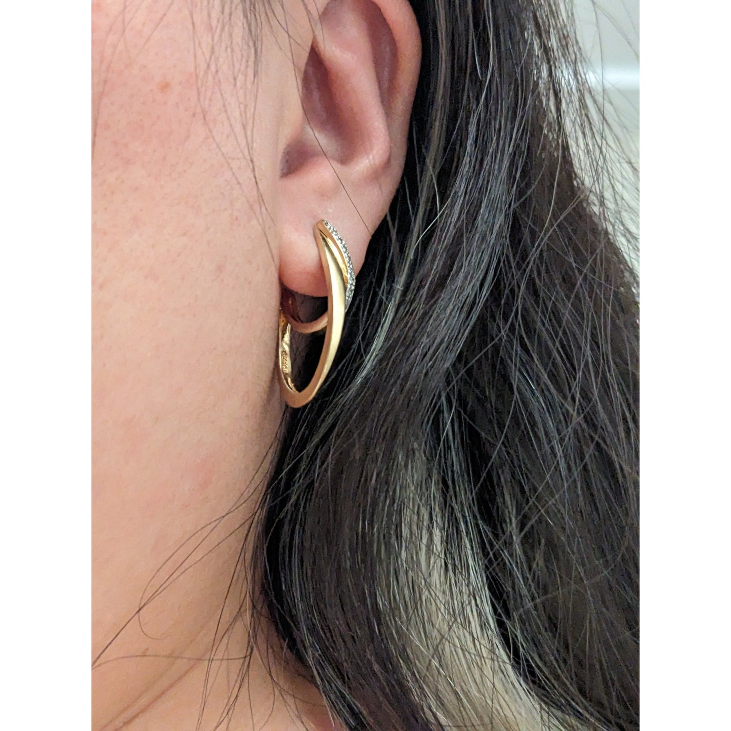 Vintage 14k Yellow Gold Intricate Diamond Accent Twist Hoop Earrings