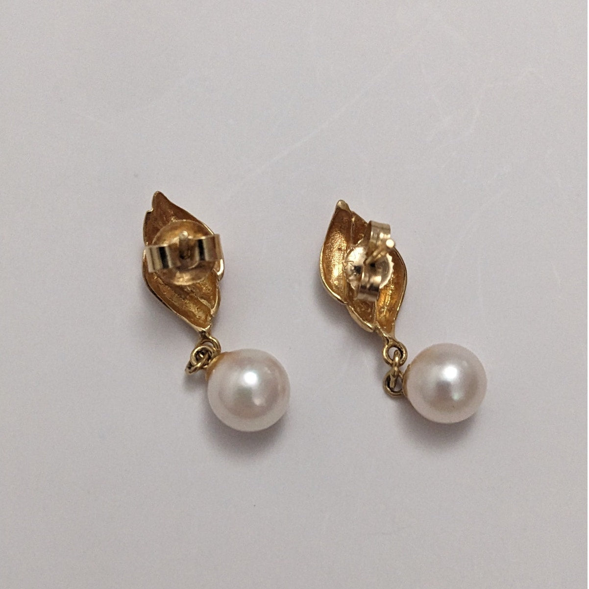 Vintage 14k Yellow Gold Sculpted Twist Faux Pearl Dangle Earring