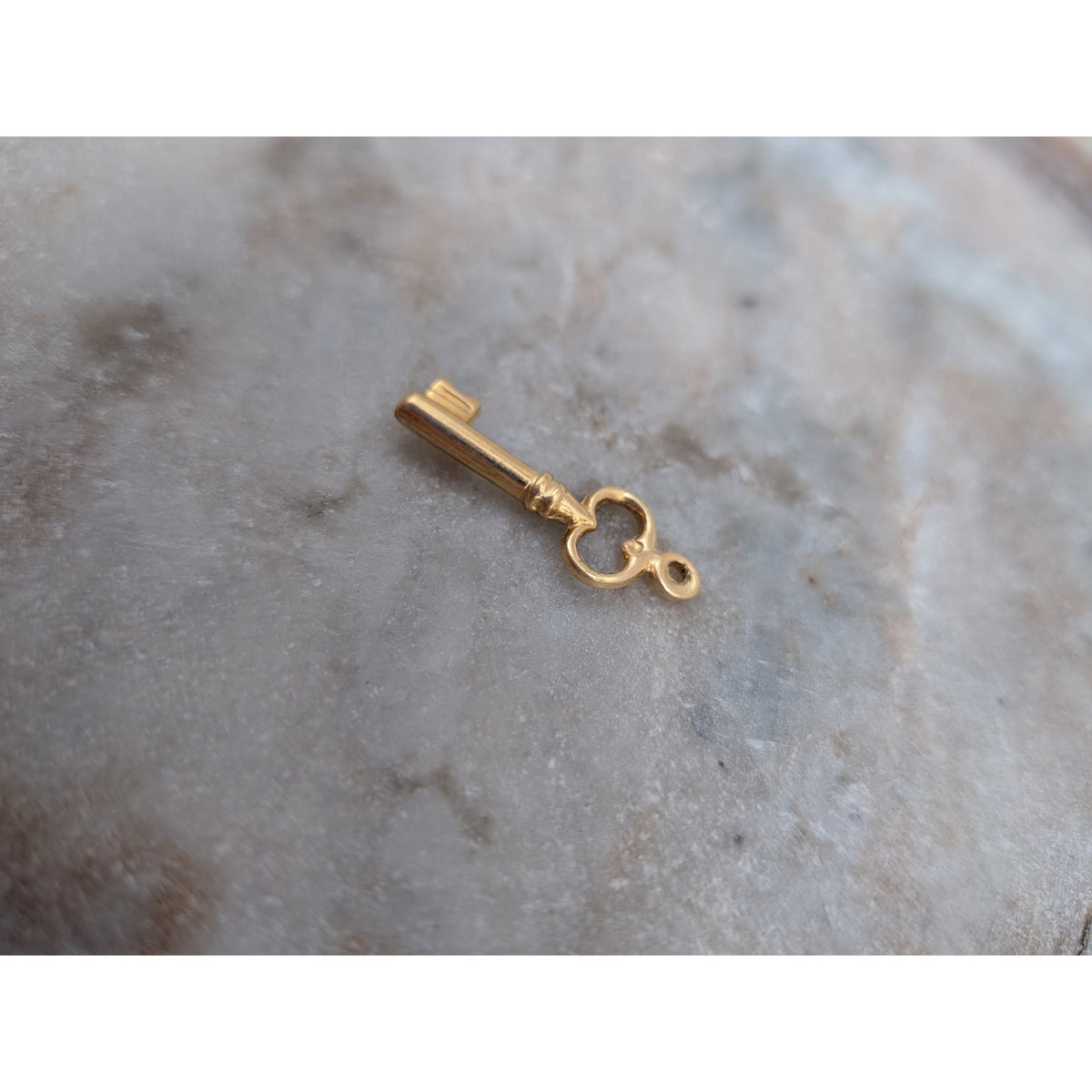 Vintage Unmarked 18k Solid Gold 3D Mini Hollow Key Charm