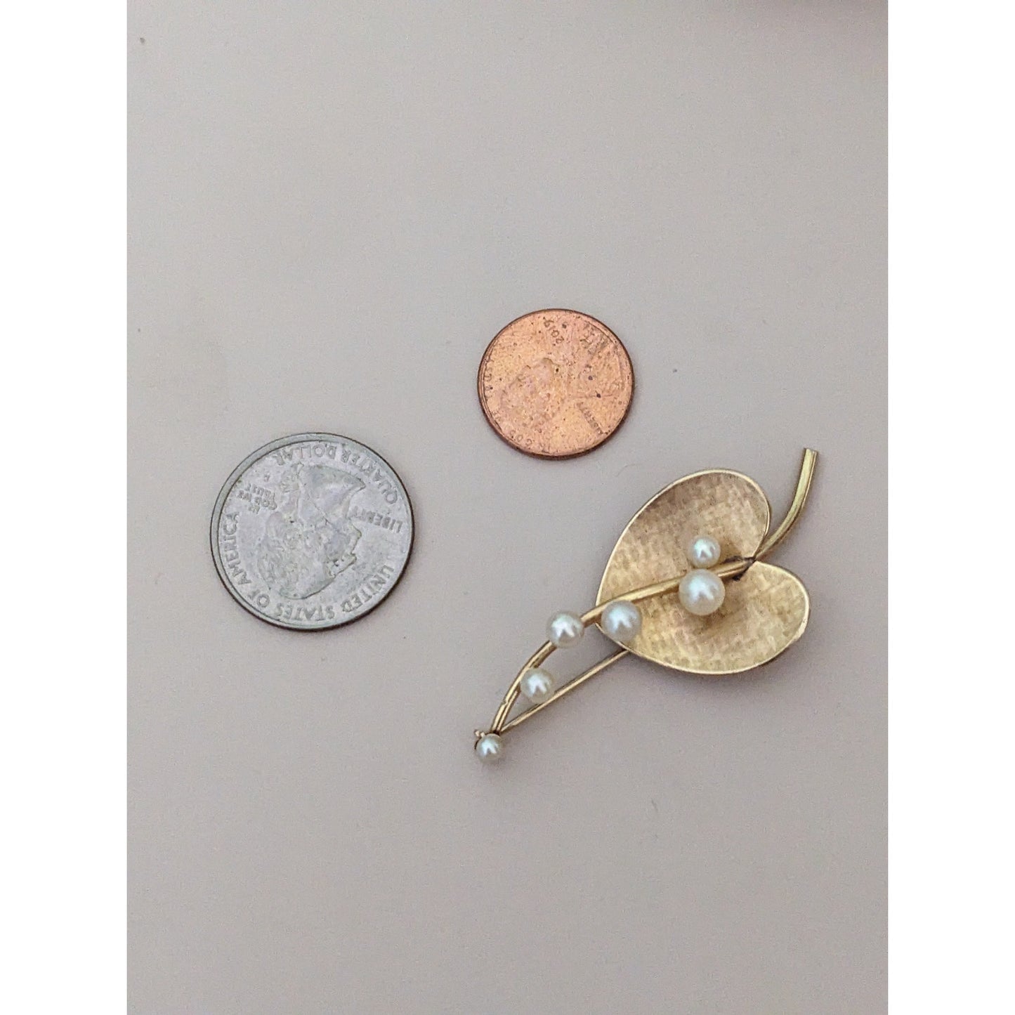 Vintage 14k Yellow Gold heart Leaf with Faux Pearls Brooch