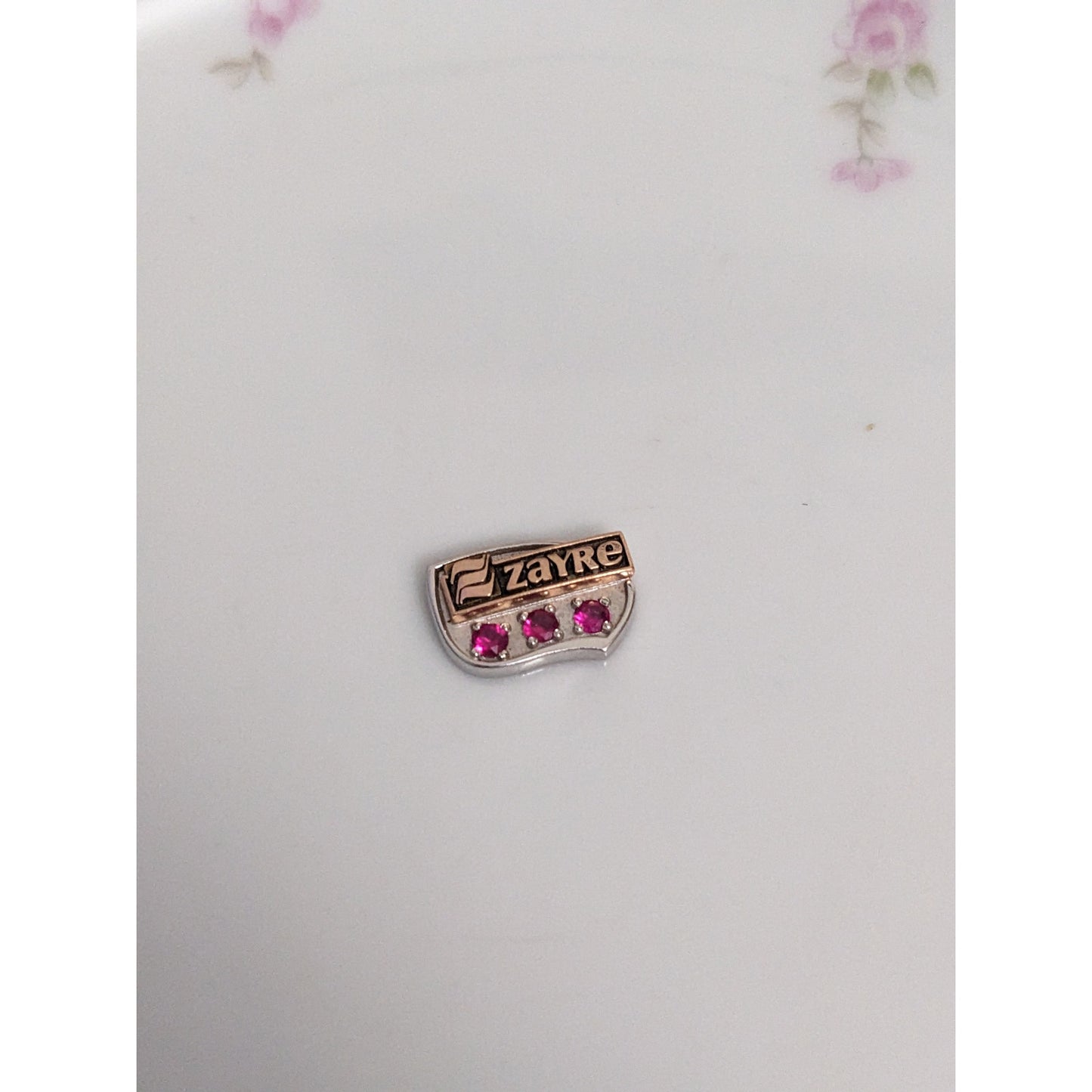 FLAW Scrap Vintage 10k Gold Zayre Department Store Pin broken