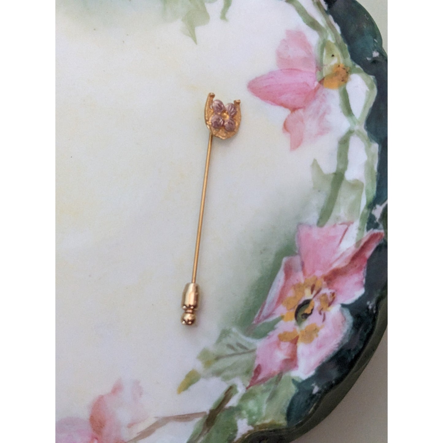 Vintage 10k Yellow and Rose Gold Flower on Horseshoe Stick Pin