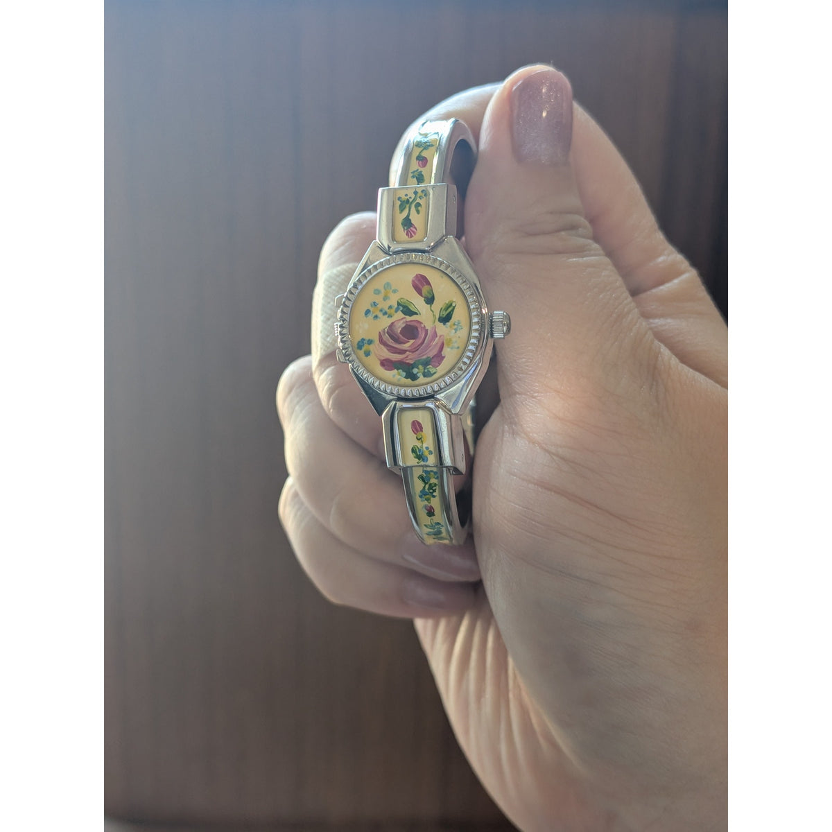 Vintage Soleil Silver Tone Peekaboo Watch Yellow Enamel Red Flowers
