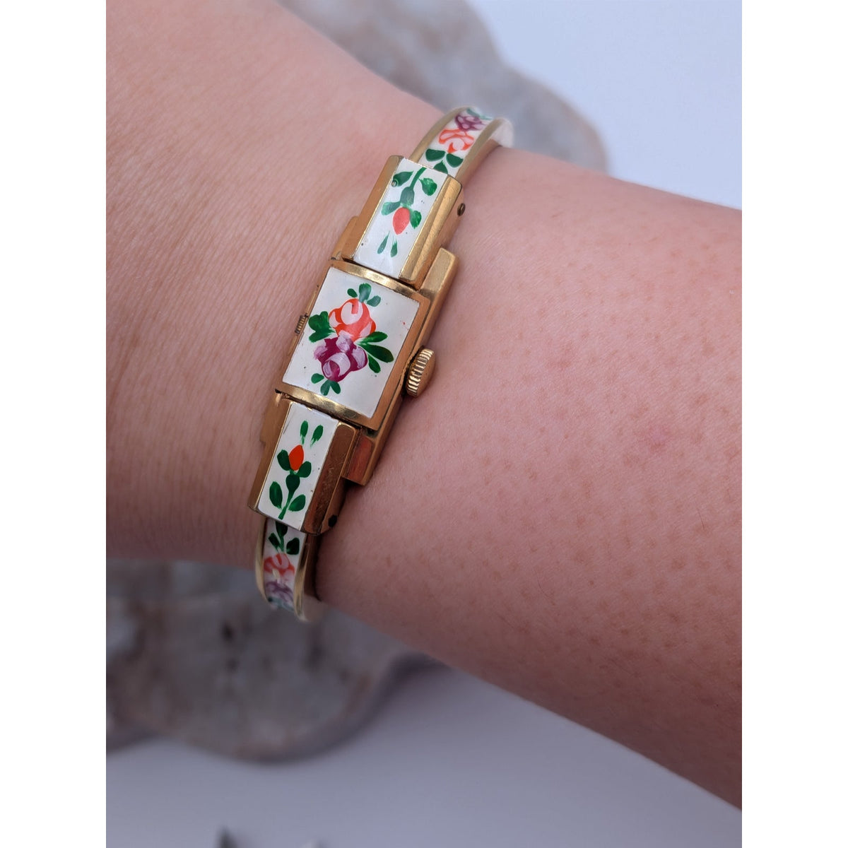 Vintage Ritma MANUAL Gold Tole Peekaboo Dainty Watch White Enamel And Flowers