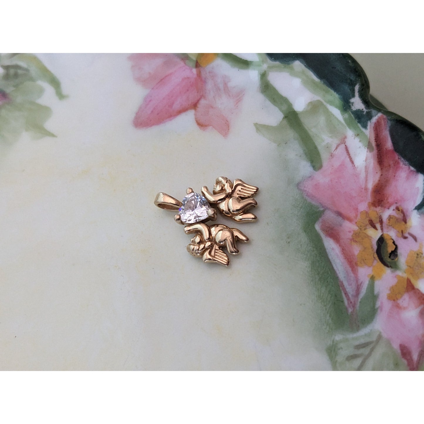 Vintage 14k Yellow Gold Cherubs Holding CZ Heart Pendant