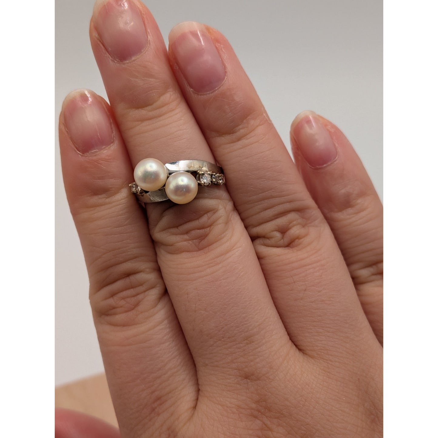 Vintage 10k White Gold Diamond and Pearl Bypass Ring Size 6