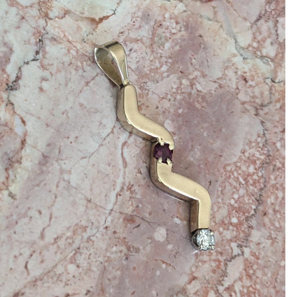 Vintage Unmarked 12k Gold Wavy Squiggle Pendant with Ruby and Diamond (Chipped)