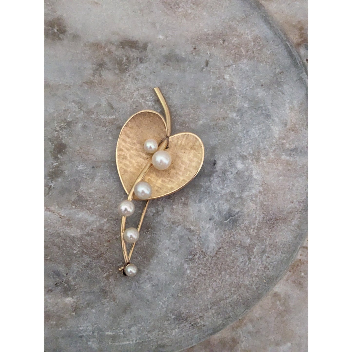 Vintage 14k Yellow Gold heart Leaf with Faux Pearls Brooch