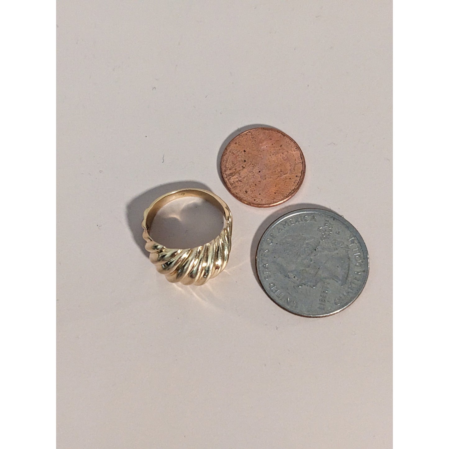 Vintage 14k Yellow Gold Wave-y Carved Fluted Dome Ring Size 6.25US