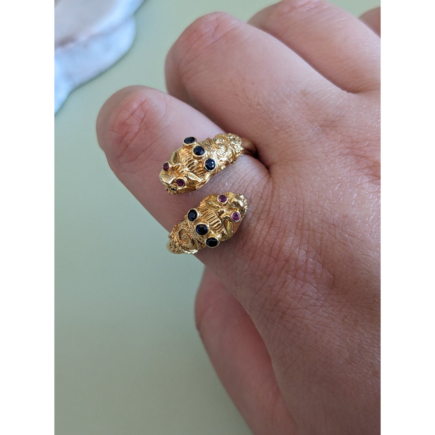 Vintage 17k Yellow Gold Two Headed Bold Lion Gemstone Crossover Ring