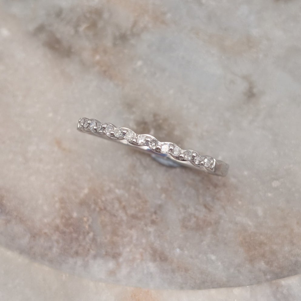 Preowned 10k Solid White Gold Dainty Wave Stacker Ring Size 8 Diamond Accents