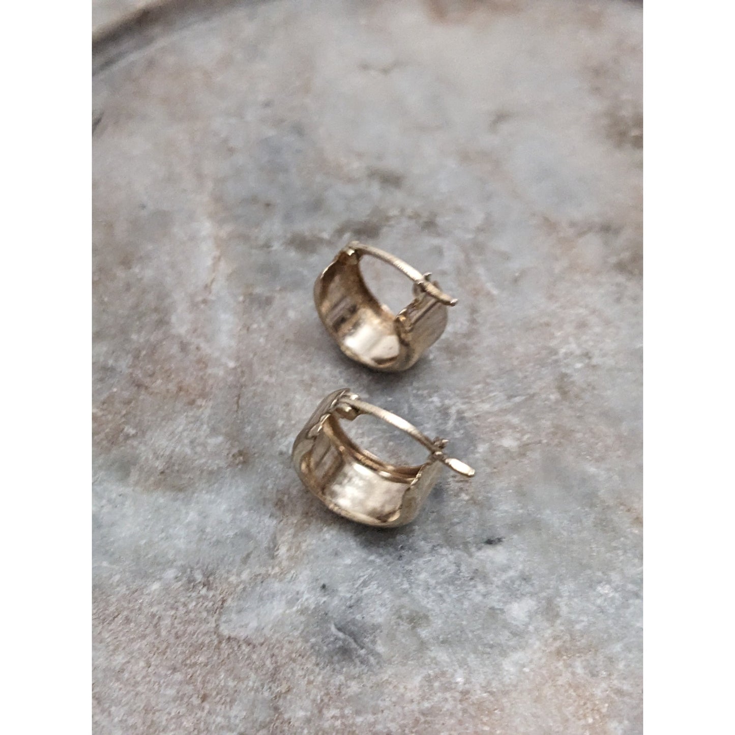 Vintage 14k Yellow Gold Small Huggie Hoop Earrings