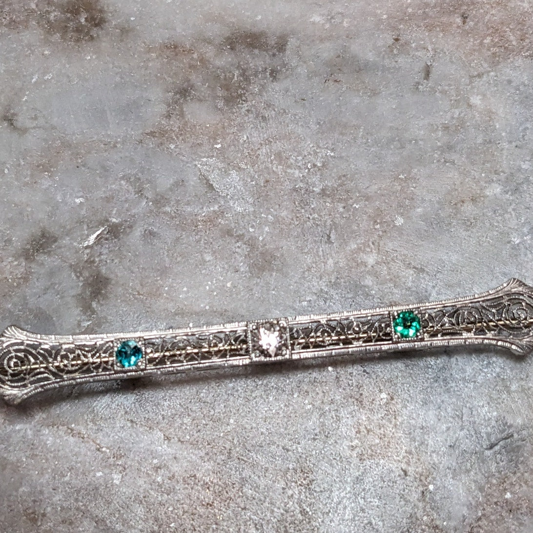 Vintage 18k White Gold Filigree Bar Brooch 0.25ct European Diamond & 2 emeralds