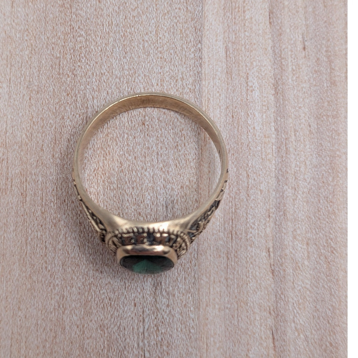 Vintage 10k Yellow Gold Class Ring Shawnee Mission South 1983 Green Stone Size 7