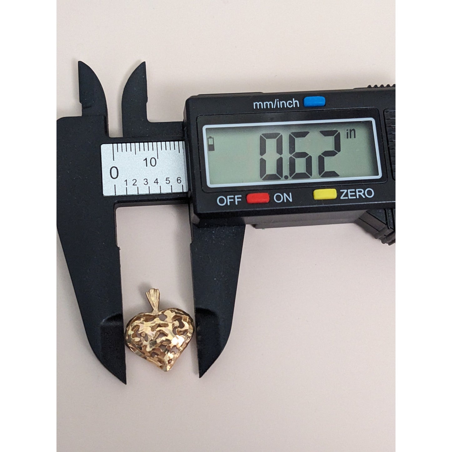 Vintage 14k Yellow Gold Puffy Openwork Filligree Heart Pendant