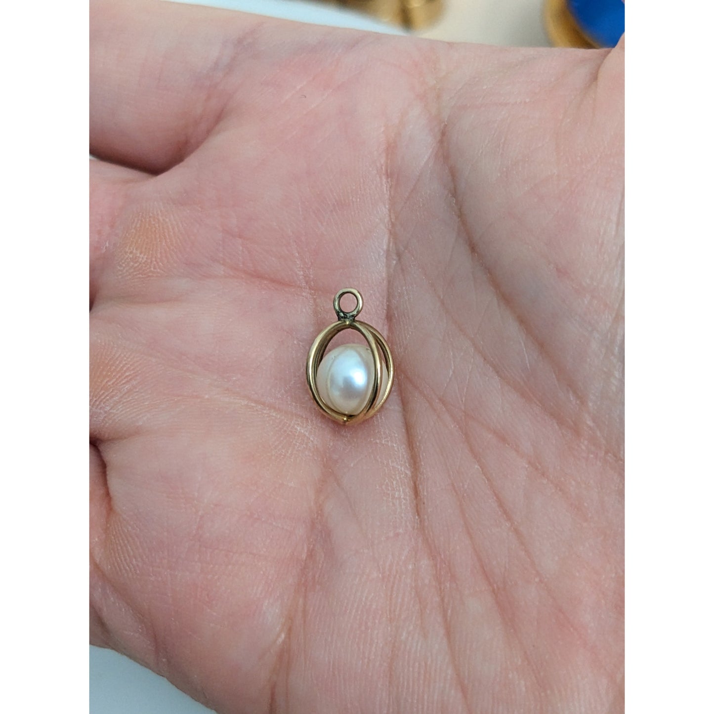 Vintage Unmarked 14k Yellow Gold Circular Case with Pearl Inside Charm Pendant