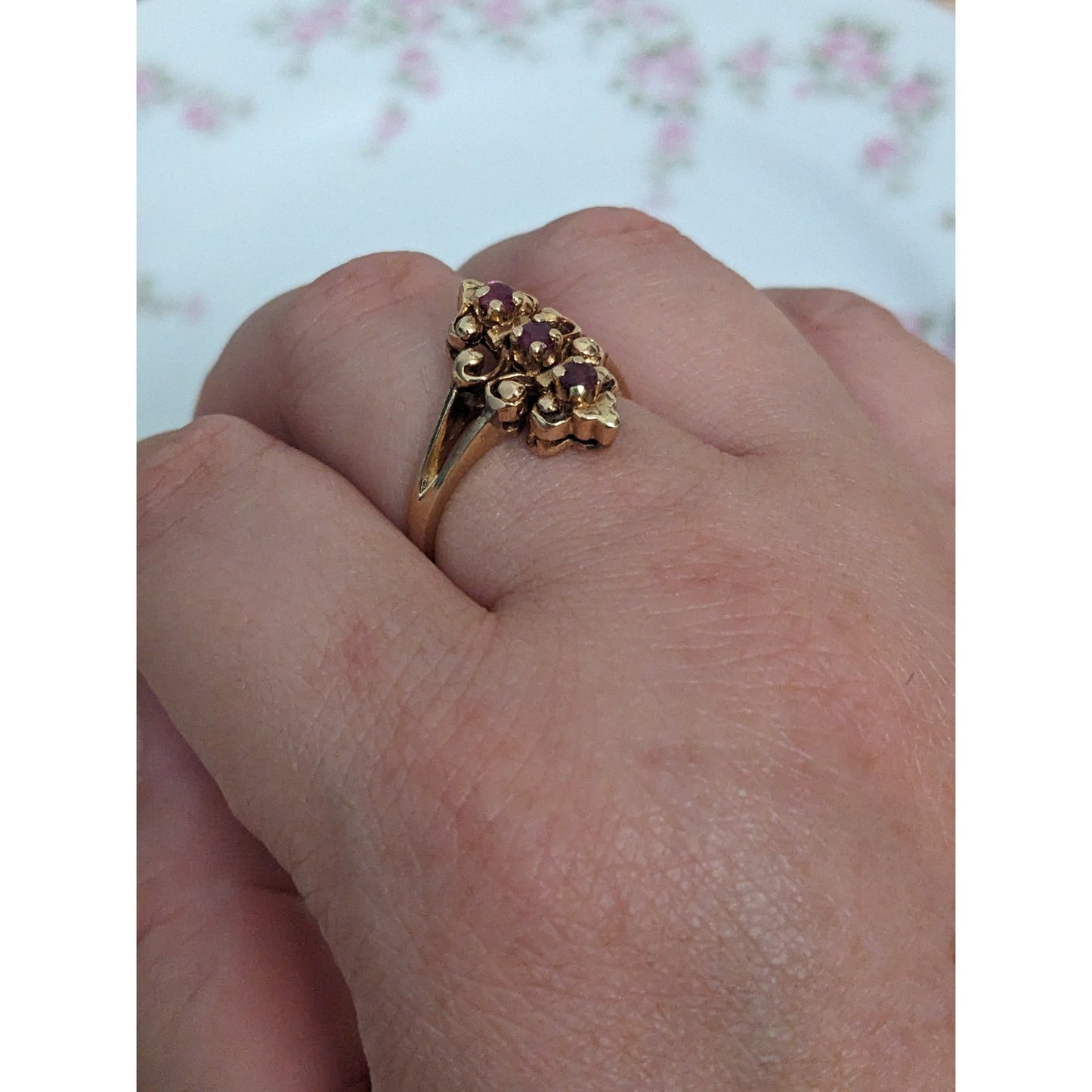 Vintage 10k Yellow Gold with 3-stone  Red Gems Ring Size 8
