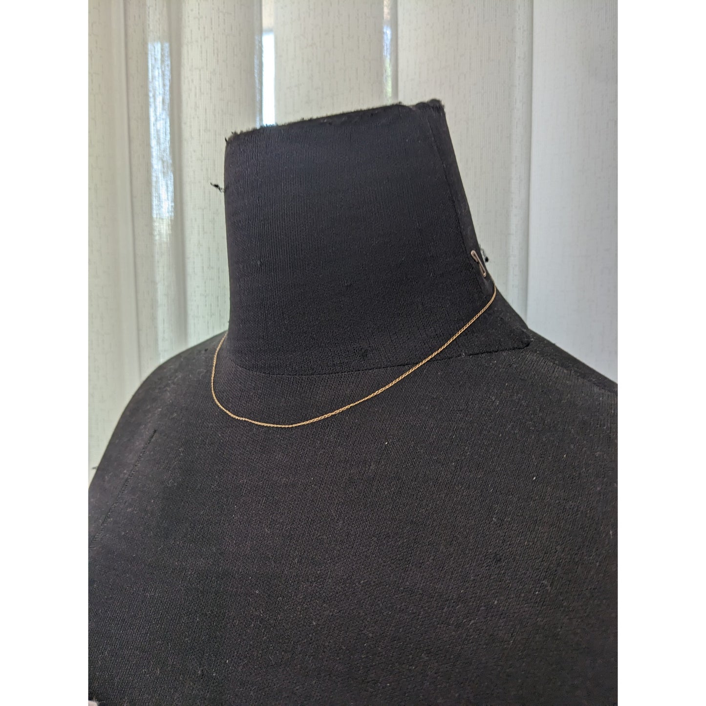 Estate 14k Yellow Gold VERY THIN Dainty Minimal 0.6mm Necklace 16.5in